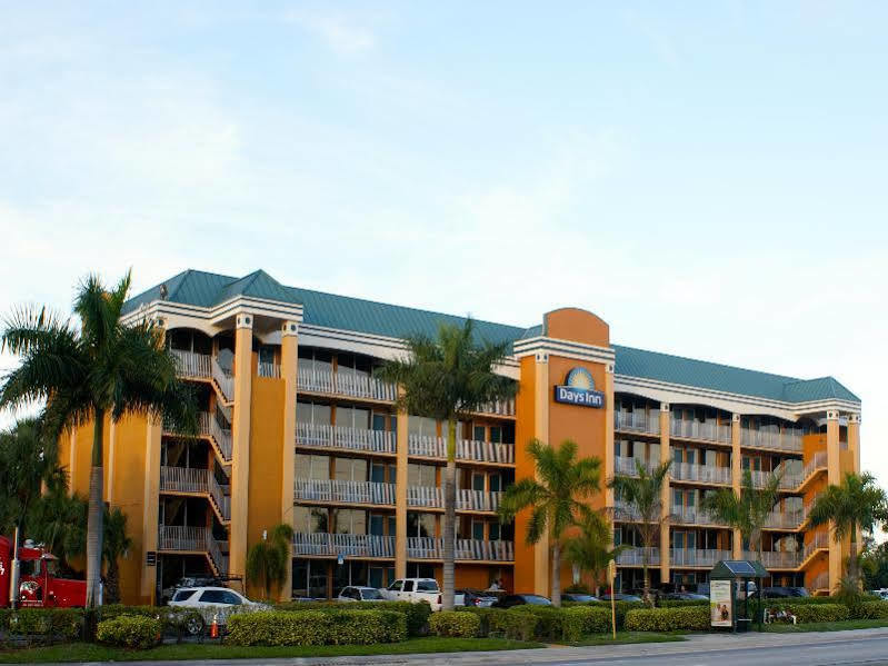 Days Inn By Wyndham Fort Lauderdale-Oakland Park Airport N Exterior foto